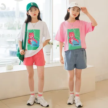 2024 Korejski godišnja učenica, komplet odjeće iz 2 predmeta, majica s cartoonish po cijeloj površini za osnovne škole + traper kratke hlače, komplet za djevojčice od 4 do 12 godina - Slika 1  