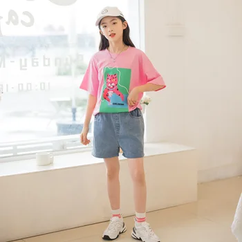 2024 Korejski godišnja učenica, komplet odjeće iz 2 predmeta, majica s cartoonish po cijeloj površini za osnovne škole + traper kratke hlače, komplet za djevojčice od 4 do 12 godina - Slika 2  